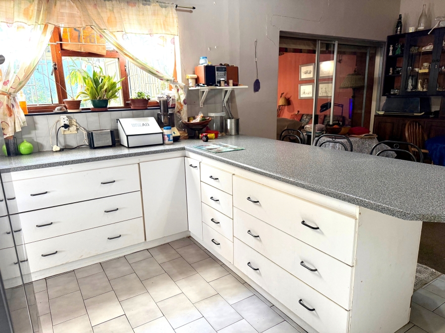 4 Bedroom Property for Sale in Bergzicht Western Cape